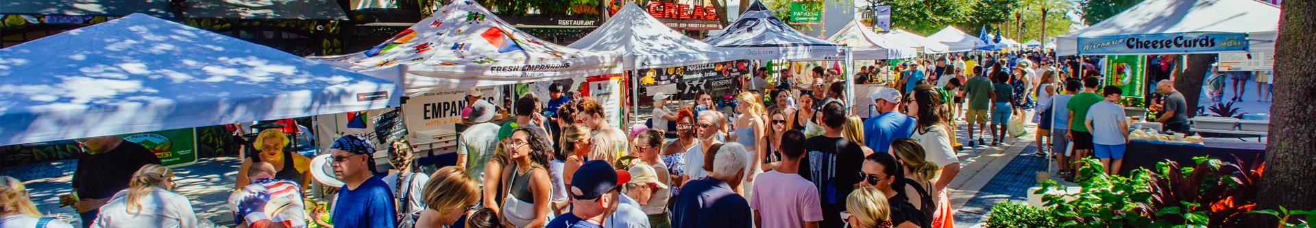 Throngs of shoppers at the West Palm Beach GreenMarket
