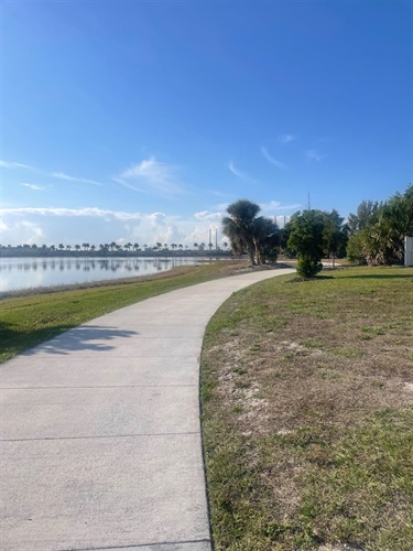 Sidewalk-trail-along-Clear-Lake
