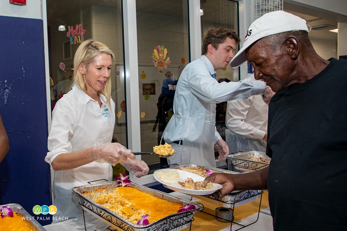 Comm-Fox-dishes-out-a-healthy-helping-of-mac-n-cheese-a.jpg