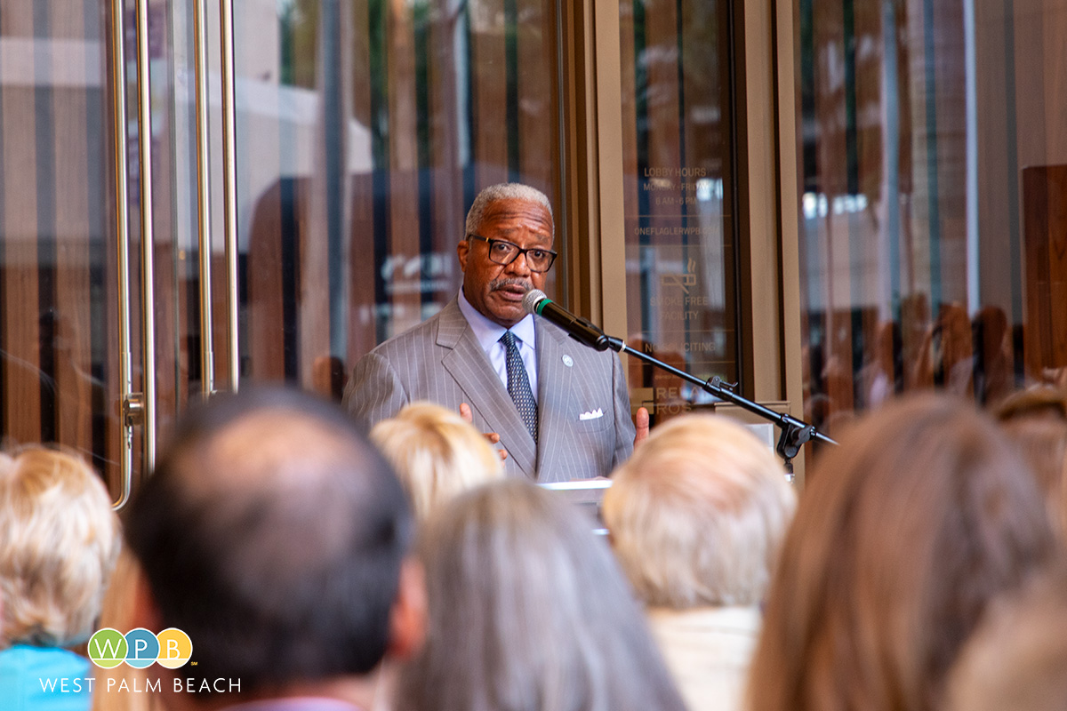 Mayor James addresses a packed house